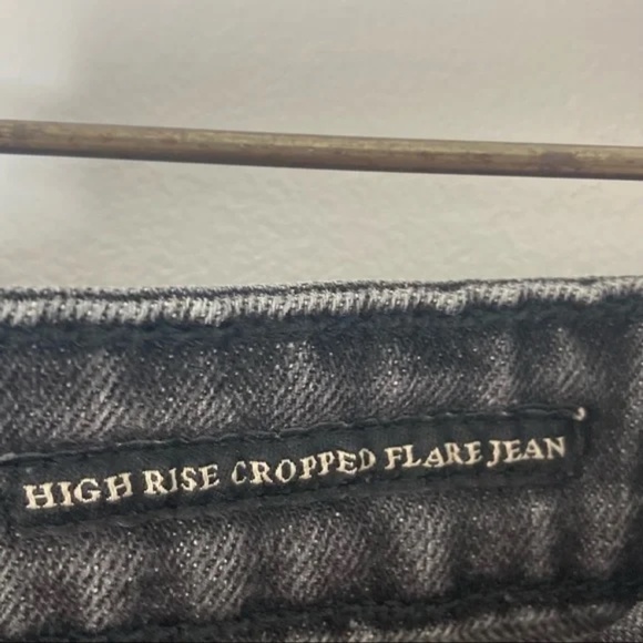 Abercrombie and Fitch High Rise Cropped Flare Jeans Size 30 Off Black - Picture 7 of 8